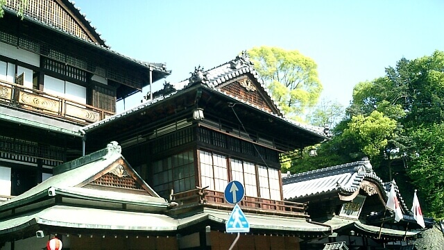 3階建ての立派な建物