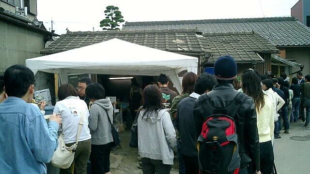 行列ができる旧池上製麺所