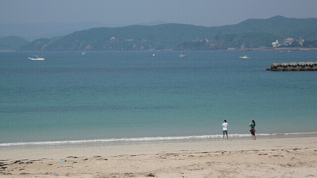 ゴールデンウィークは静かな砂浜