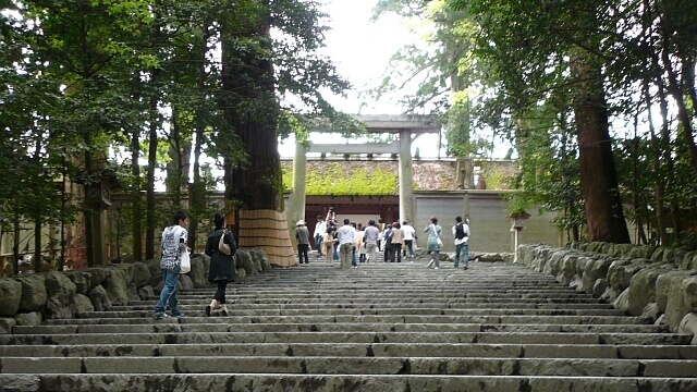 皇大神宮へ続く階段