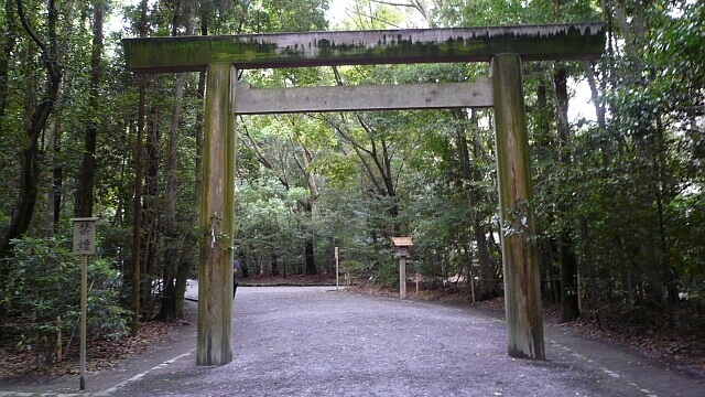 外宮境内の参拝路