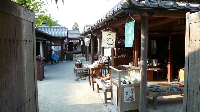 時代劇の1シーンに登場しそうな街並み