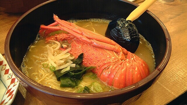 人気の伊勢えびラーメン