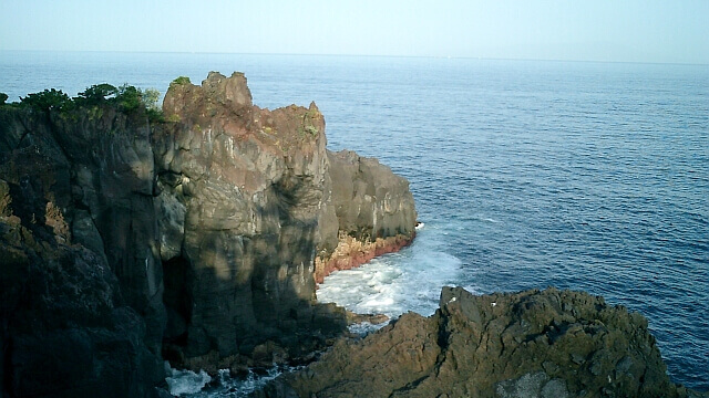 西日で光と影がクッキリと