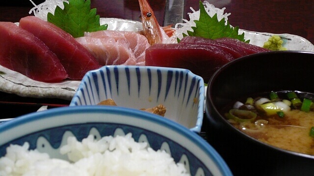 マグロ3色盛定食