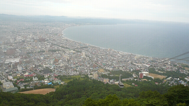 霧が晴れると海岸線もくっきり
