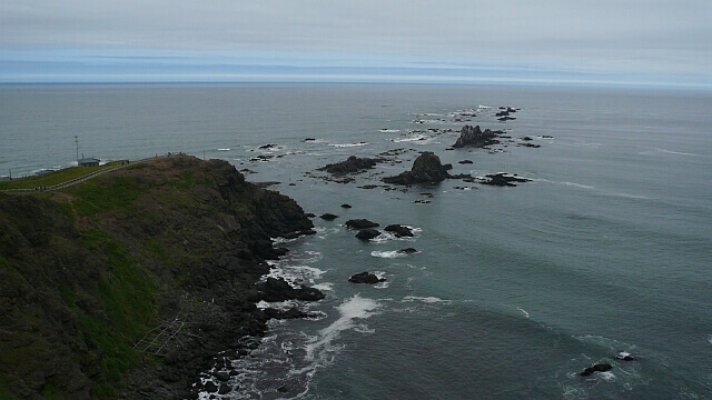 先端まで遊歩道が続く